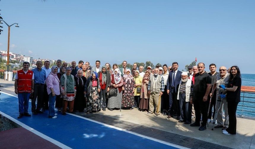 AKÇAABAT’TA BÜYÜKLERLE GÖNÜL BAĞI BAŞKAN EKİM: “VEFA, SADECE HATIRLAMAK DEĞİL; YANLARINDA OLMAKTIR”