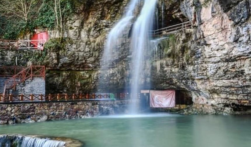 TRABZON’UN TURİZM MERKEZLERİ ZİYARETÇİ AKININA UĞRUYOR
