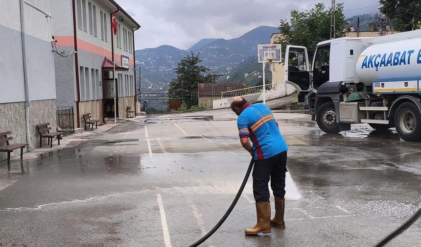 AKÇAABAT’TA OKULLAR YENİ EĞİTİM ÖĞRETİM YILINA HAZIRLANIYOR