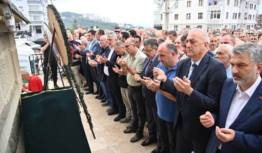 Bekir Aktürk’ün Amcası Ali Aktürk Dualarla Yolcu Edildi