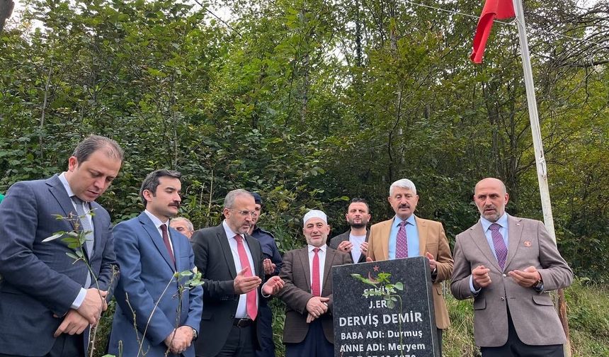 ŞEHİT DERVİŞ DEMİR, KABRİ BAŞINDA ANILDI