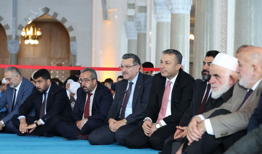 TRABZON HANİFE HATUN CAMİİ GÖNÜLLERİ MEST EDEN FİNALE EV SAHİPLİĞİ YAPTI