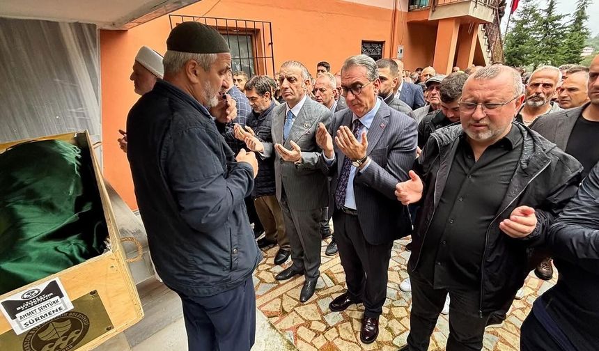 ÜNLÜ İŞ İNSANI SELAHATTİN YILMAZ, AHMET ŞENTÜRK’Ü SON YOLCULUĞUNDA YALNIZ BIRAKMADI