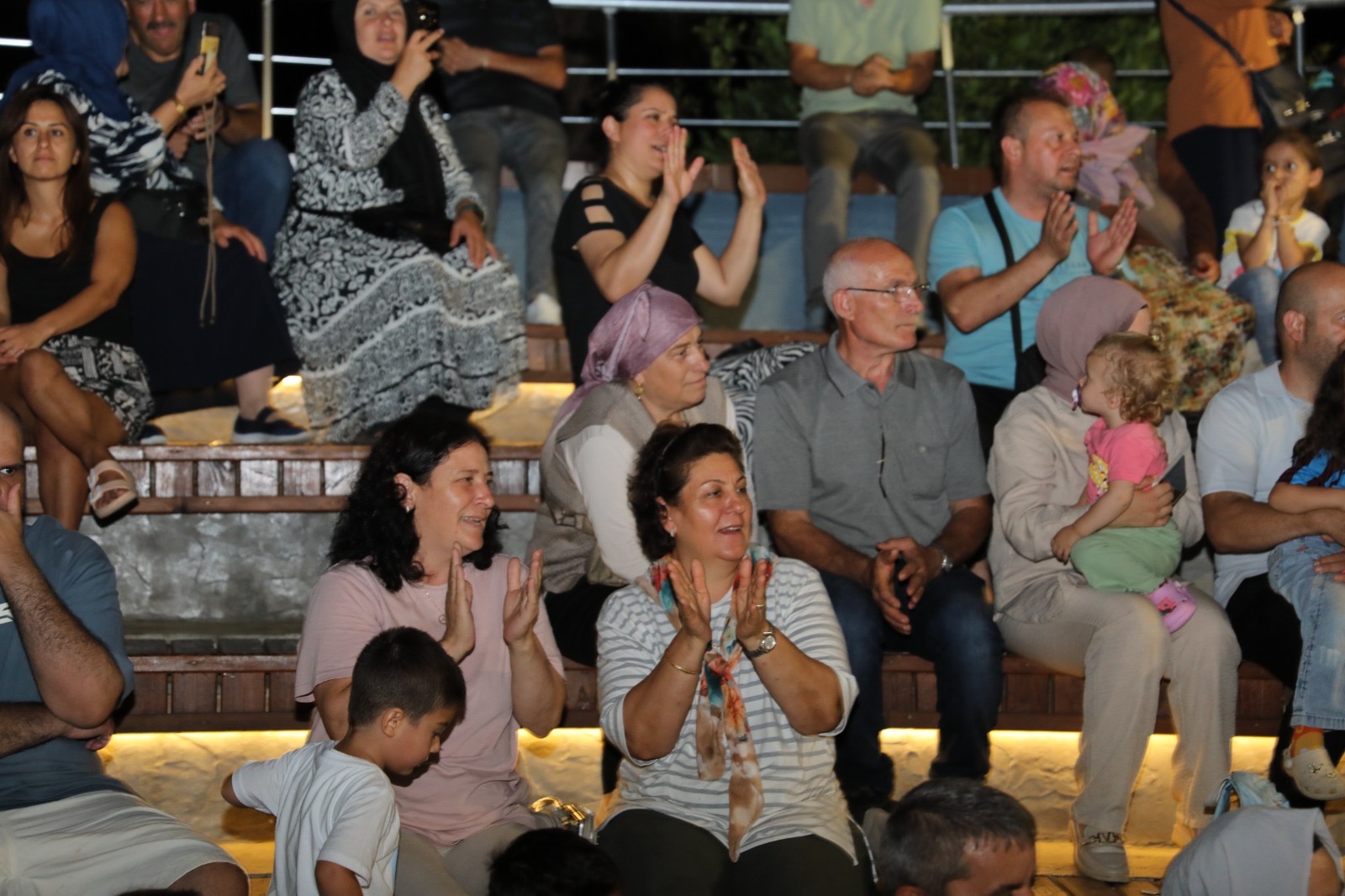 38504799 7024 45B1 874A 462B9761Daec