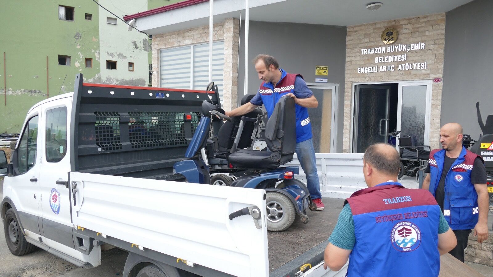 4332Ba40 6Bf7 46Ab B9Eb Dbb9Cadf864E