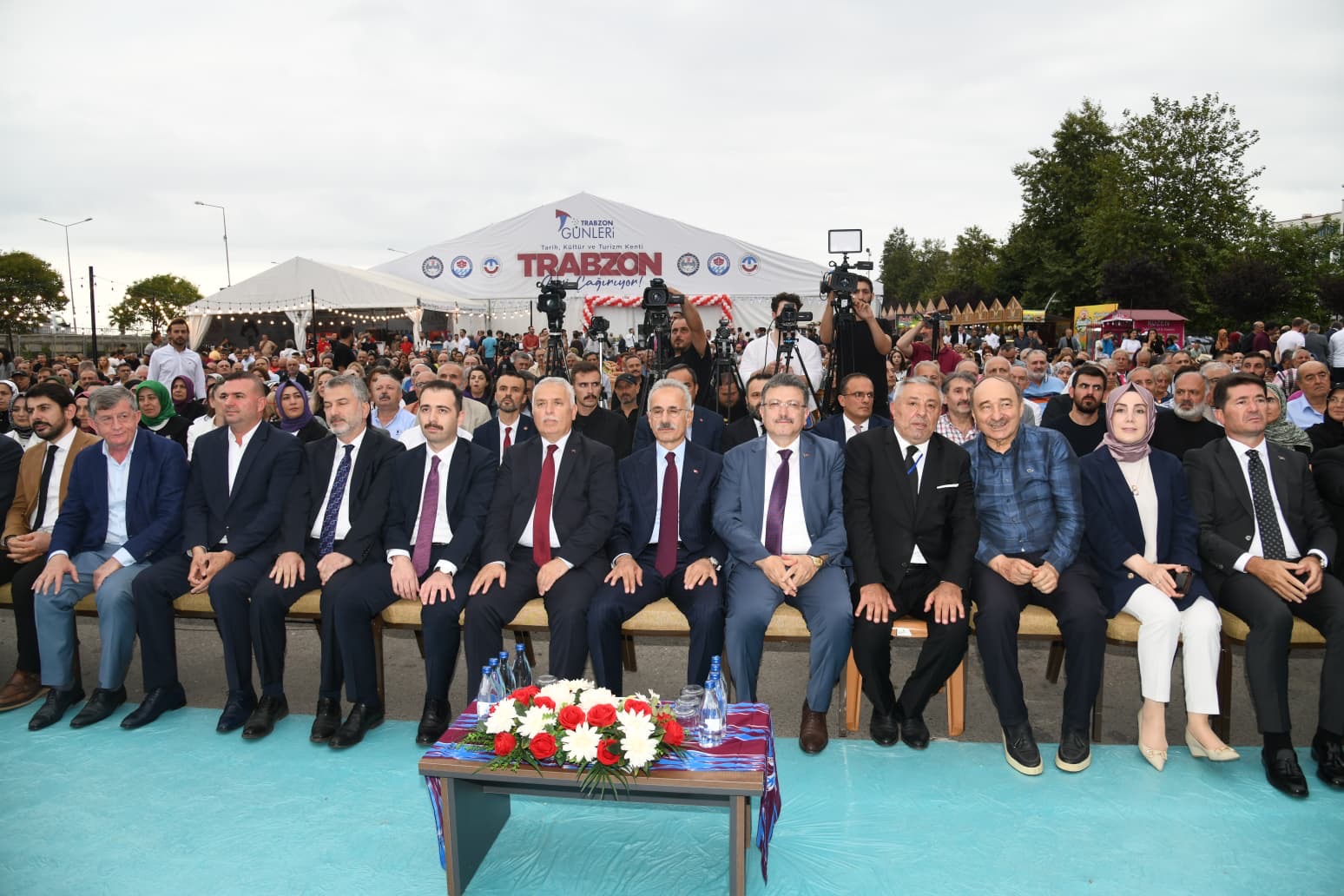 77C9979B 4F04 4Eb5 90Cd 51358D0Dbe43