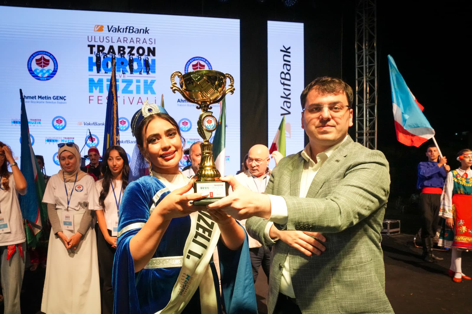 7D785D22 F87B 476C Ab26 F0A5683Ee444