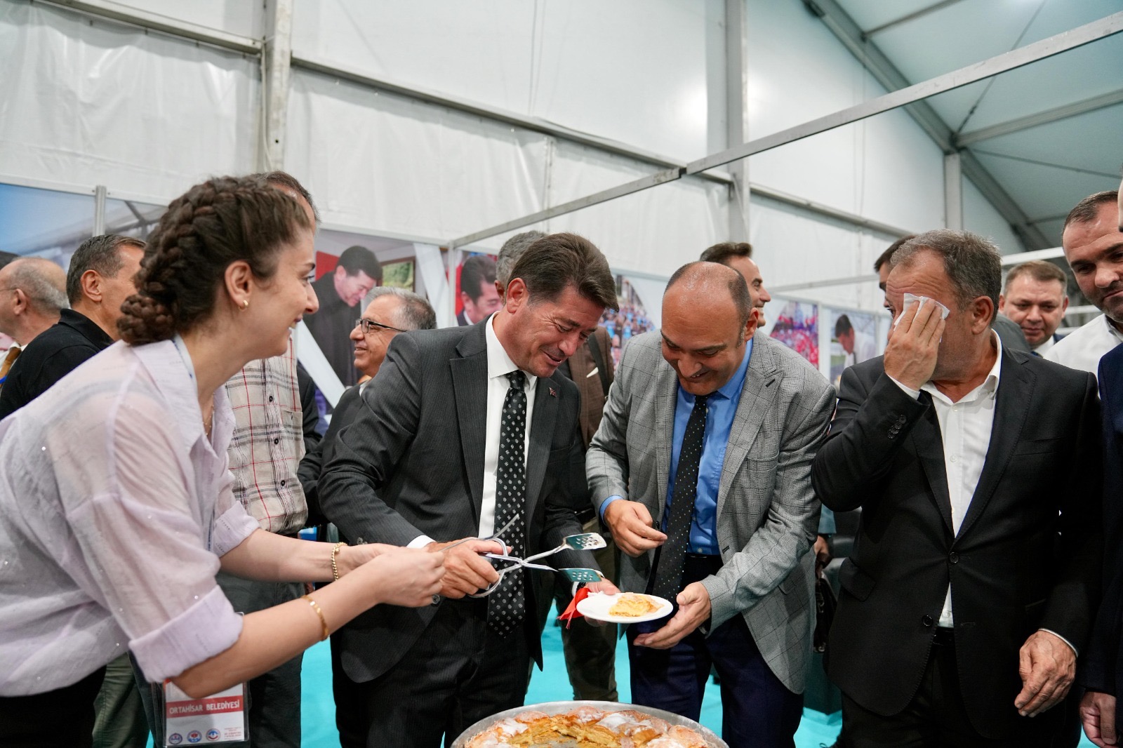 8C0411A9 3268 4A15 B55A Ef23517E27C2