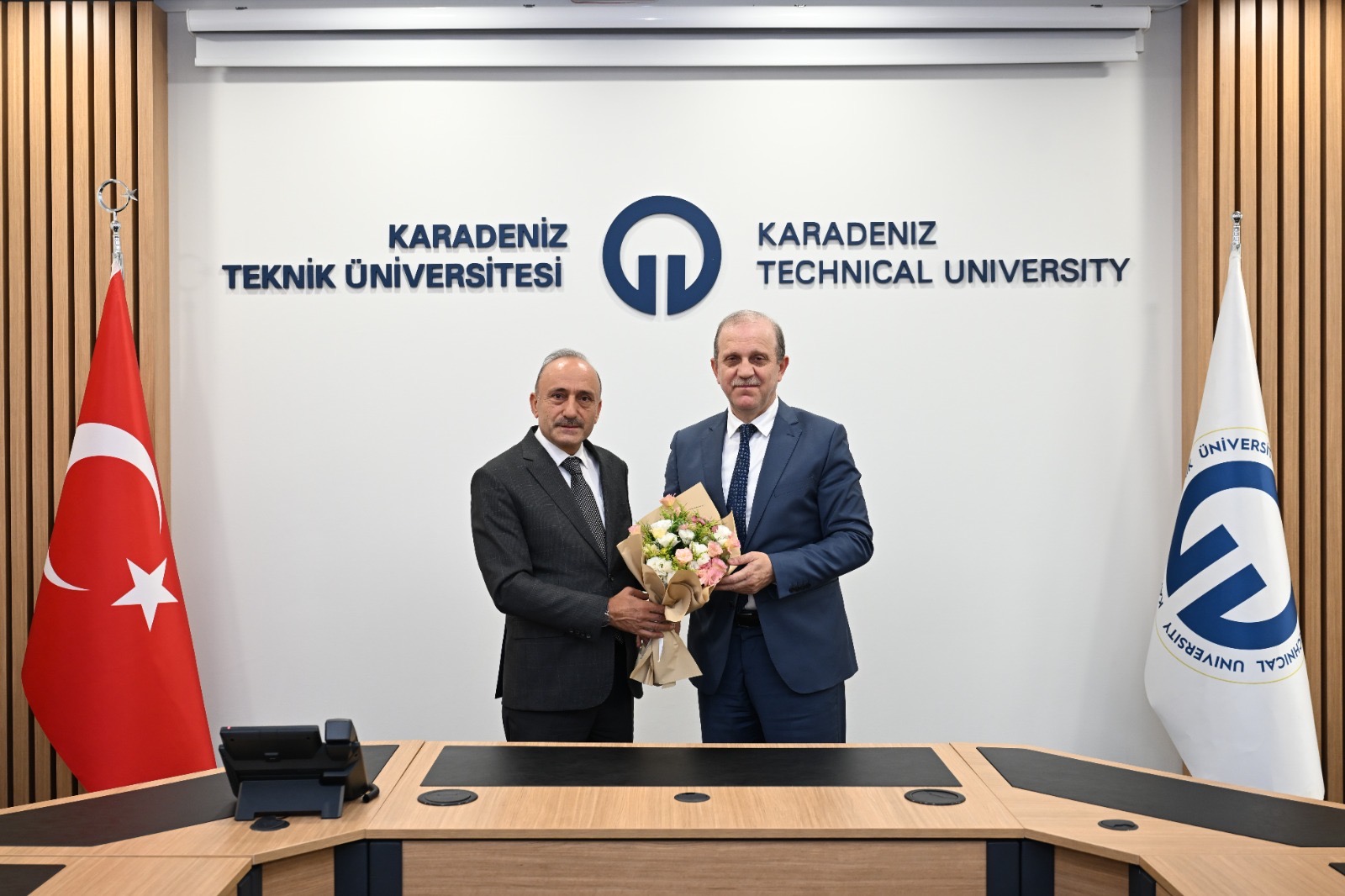 8D3Cfca2 C63B 4Fb2 B8Aa B47B5B834651