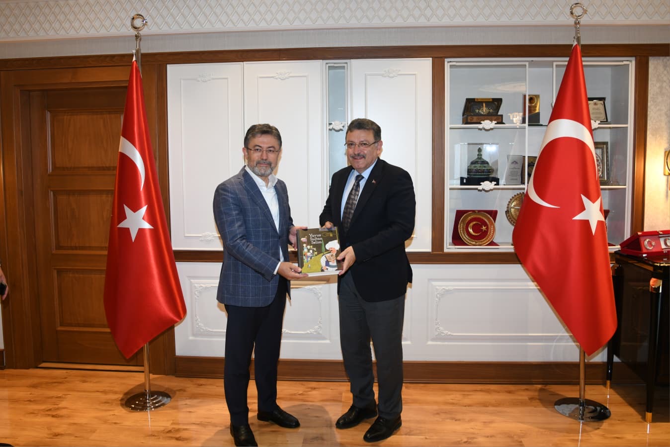 93Ebf8Bc 83B4 4002 8875 34D7E3Fa3F08