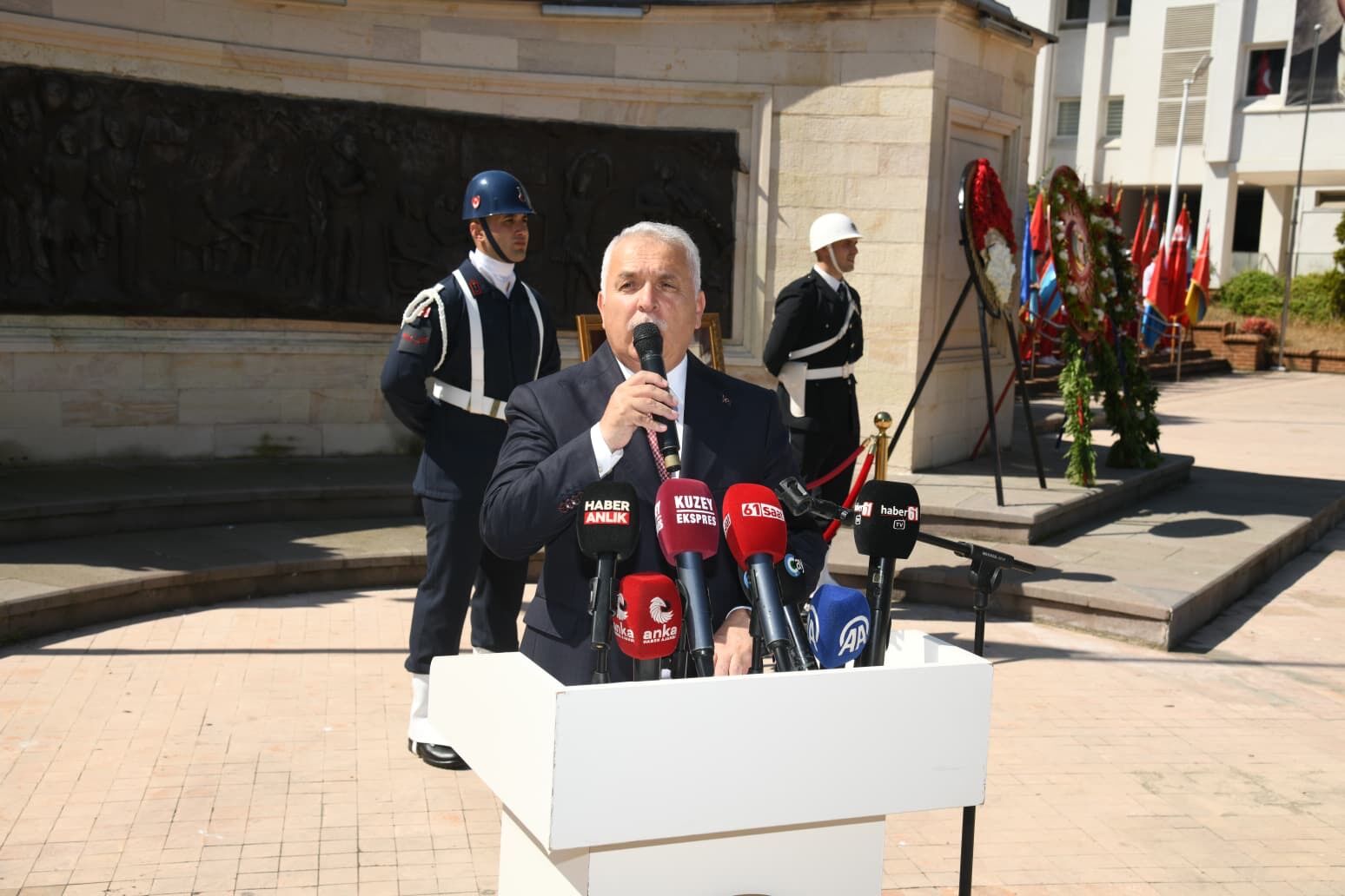 D10C0975 5503 43F7 88D7 02F86E02E8D6