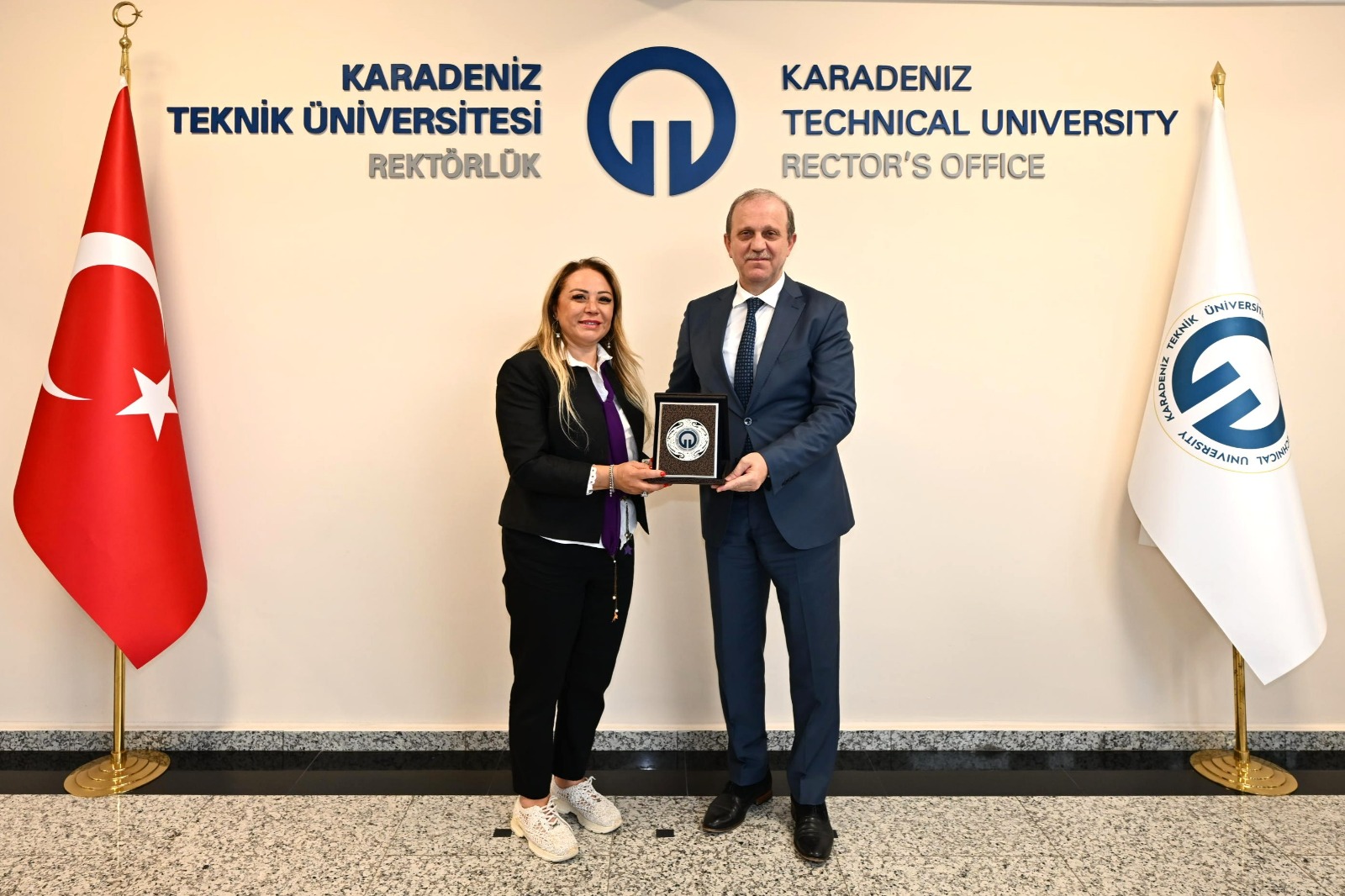 D305E58B 1C6A 4E84 B783 3F0E8F553F95