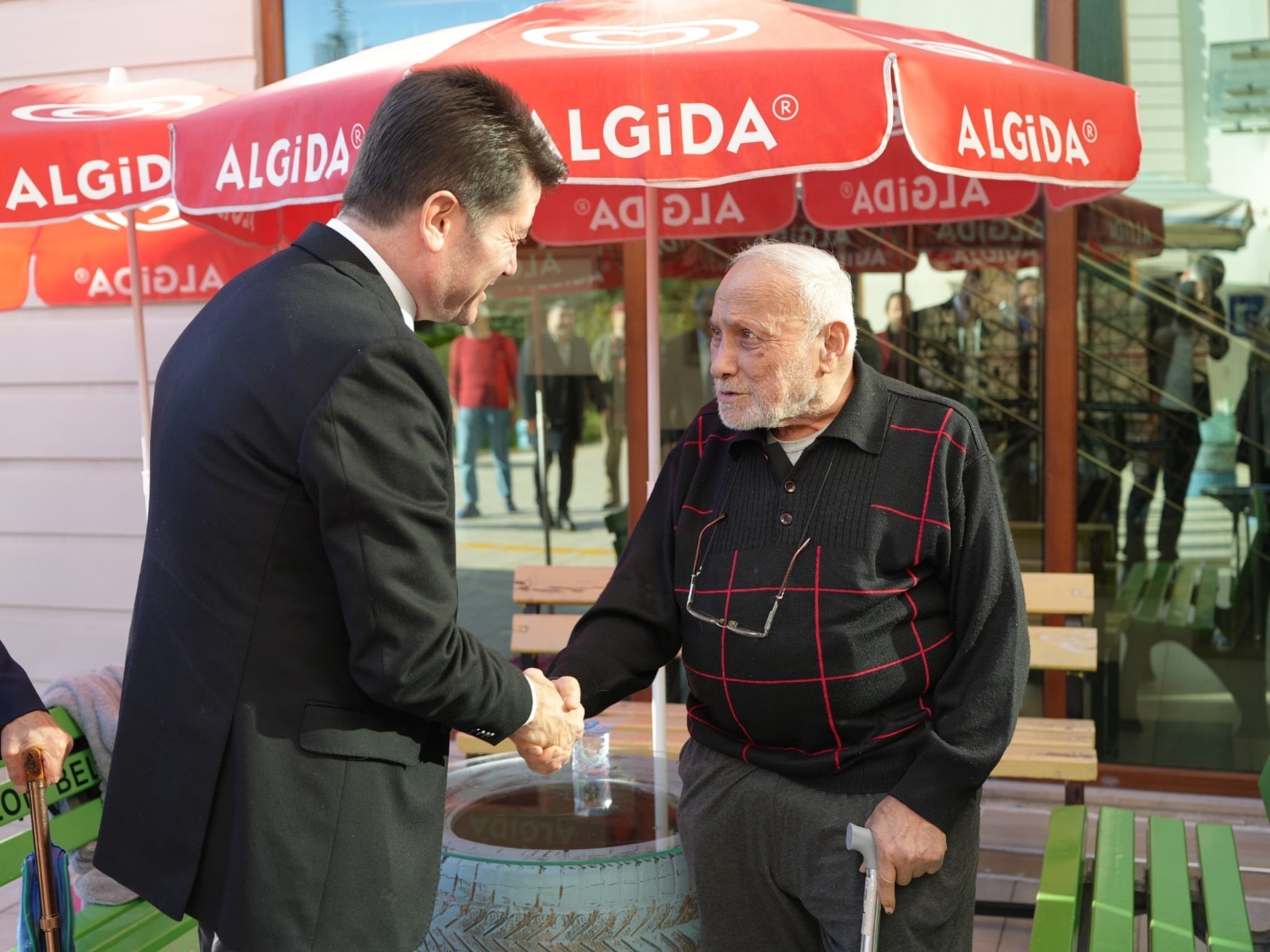 Ee2E53Ff F891 4142 9025 D2C92F729790