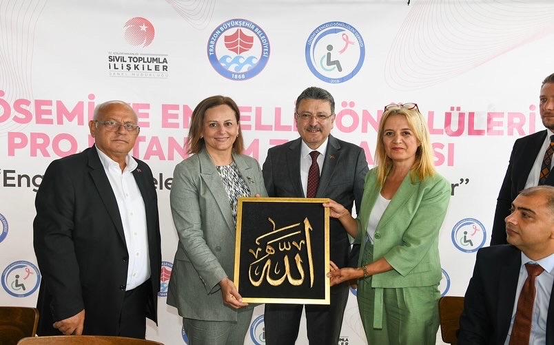 F D A B F998 2 D C A 446 C B6 E A 438 E A8 F31 B2 D