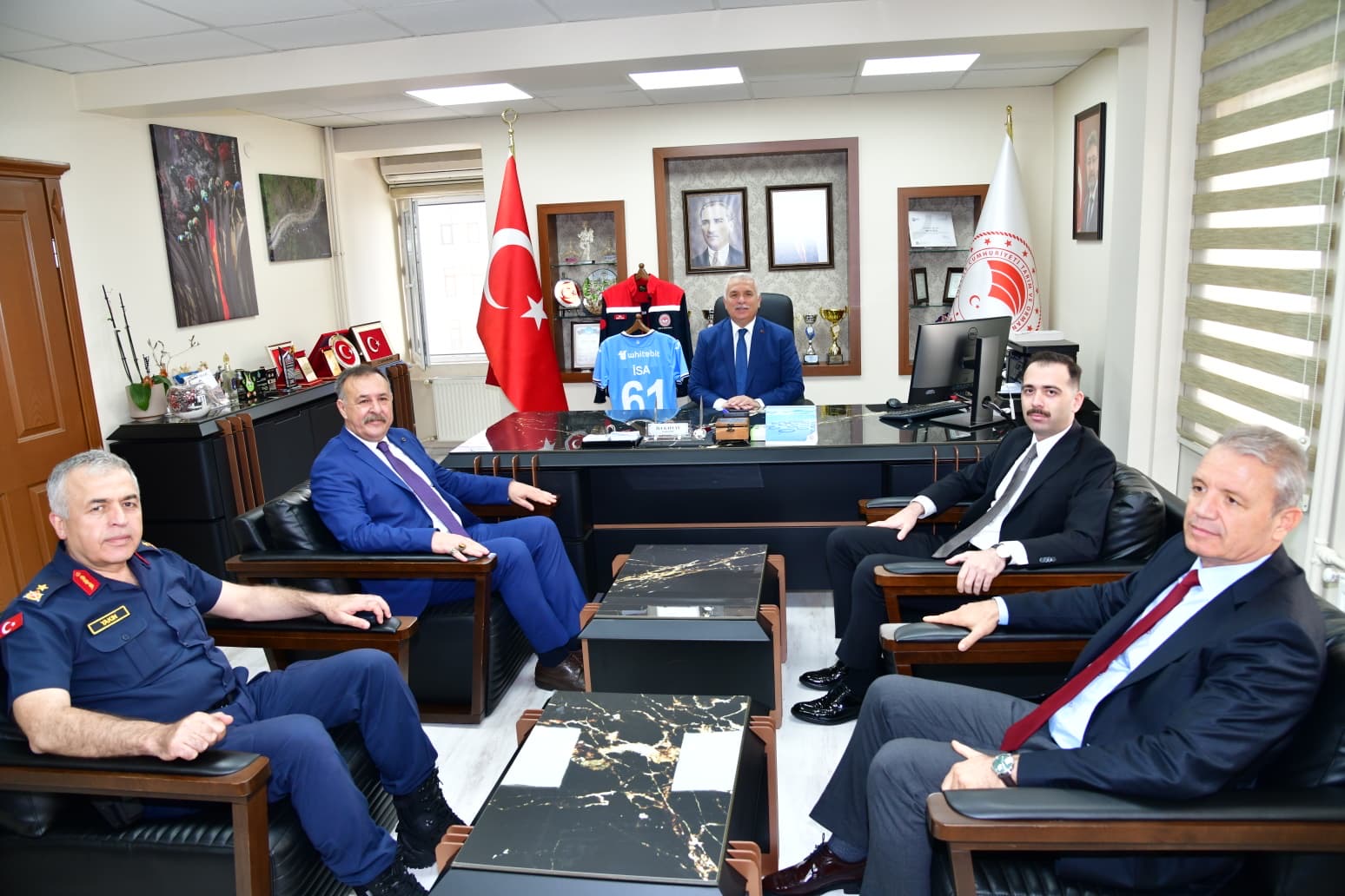 4304Daef 37E9 496F 9825 914B17C9D71E