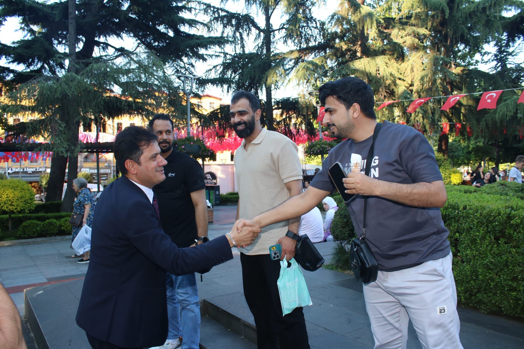 5487100E E0De 408A A15A 0670Bd008D8D