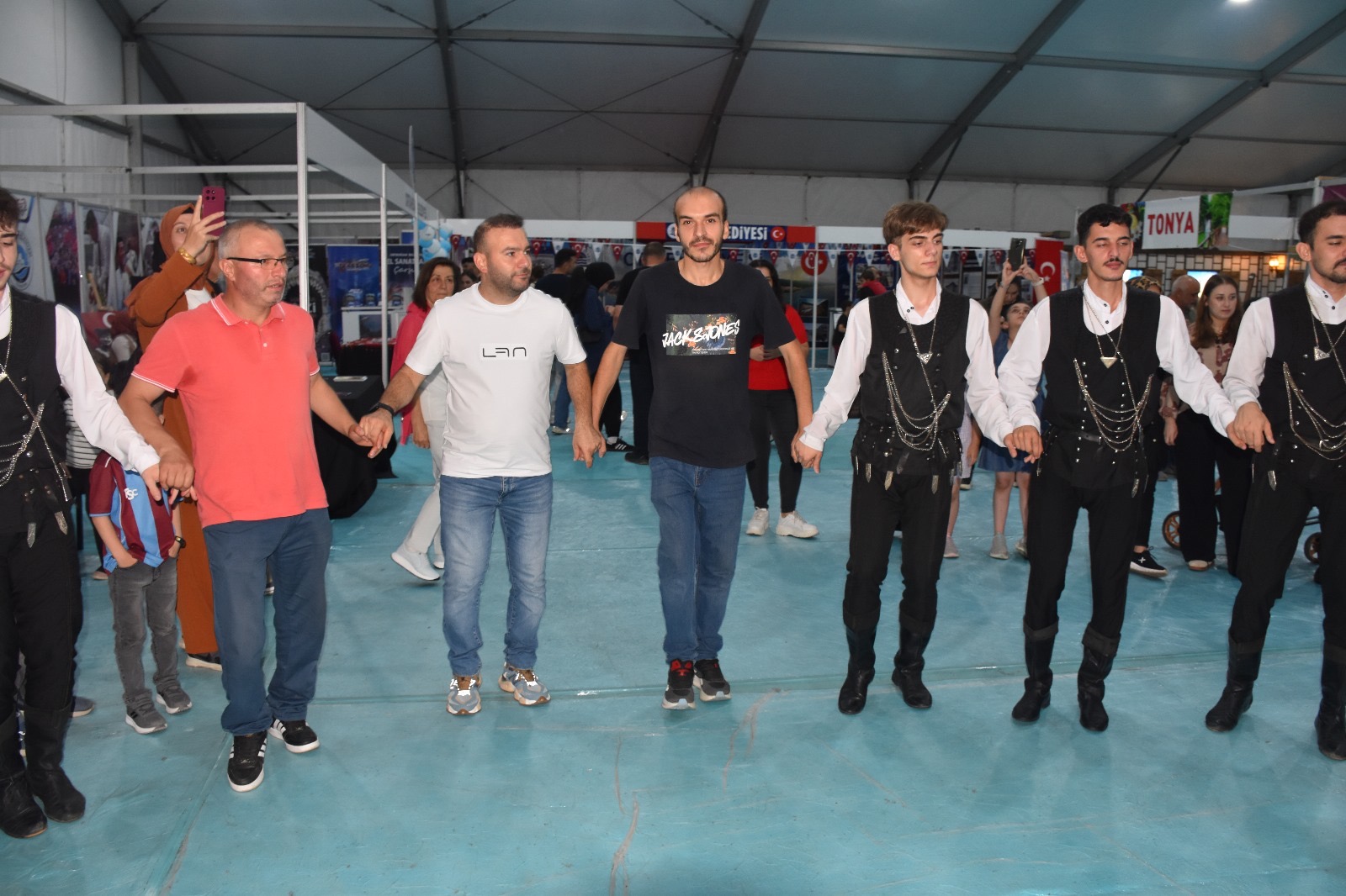 566De250 B7Bf 4Ca2 Abd8 Edaf7F652871