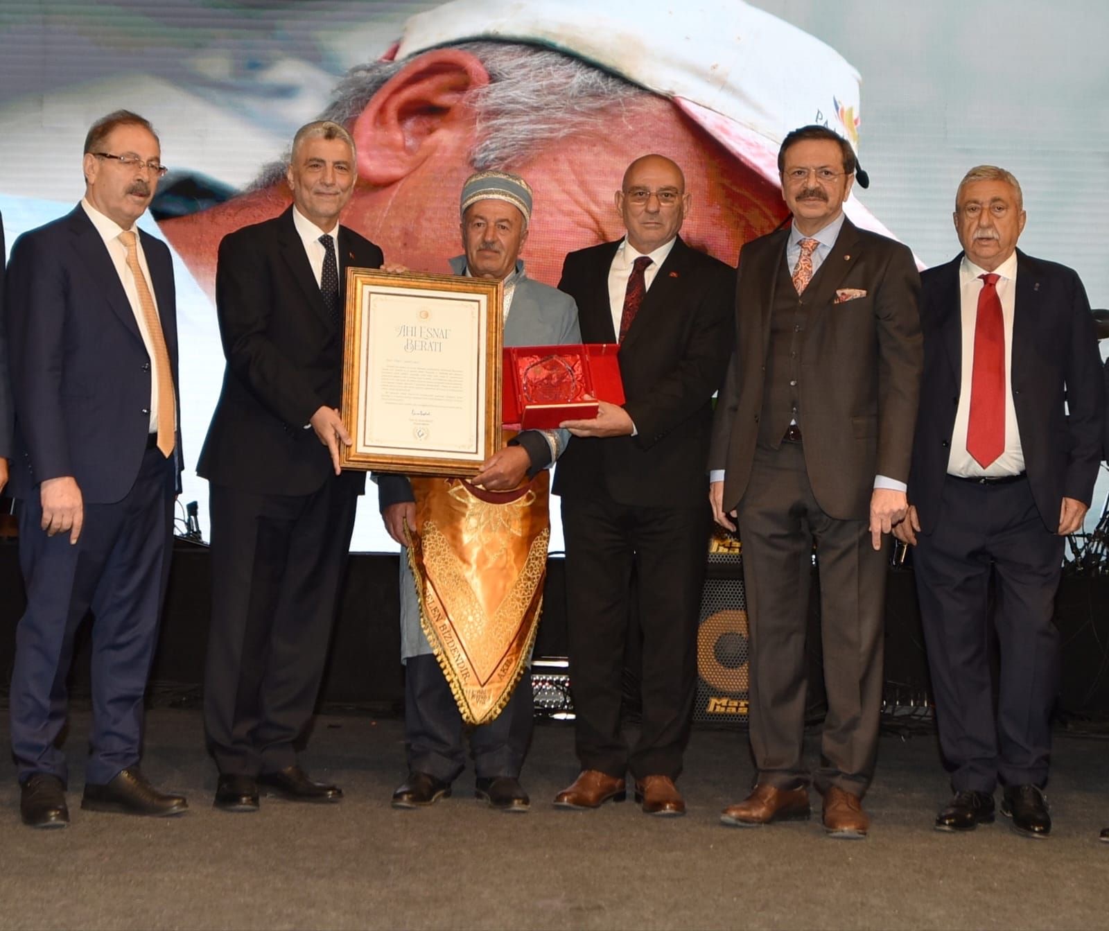 5672B4D8 Ac3F 4592 A535 B4Fa09947B69