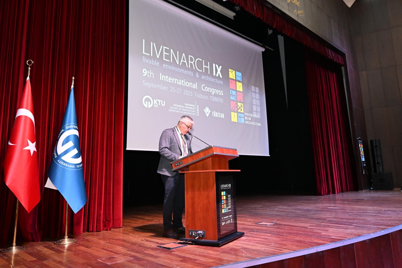 6989636F 1898 4Cf1 94A0 58575B59645E