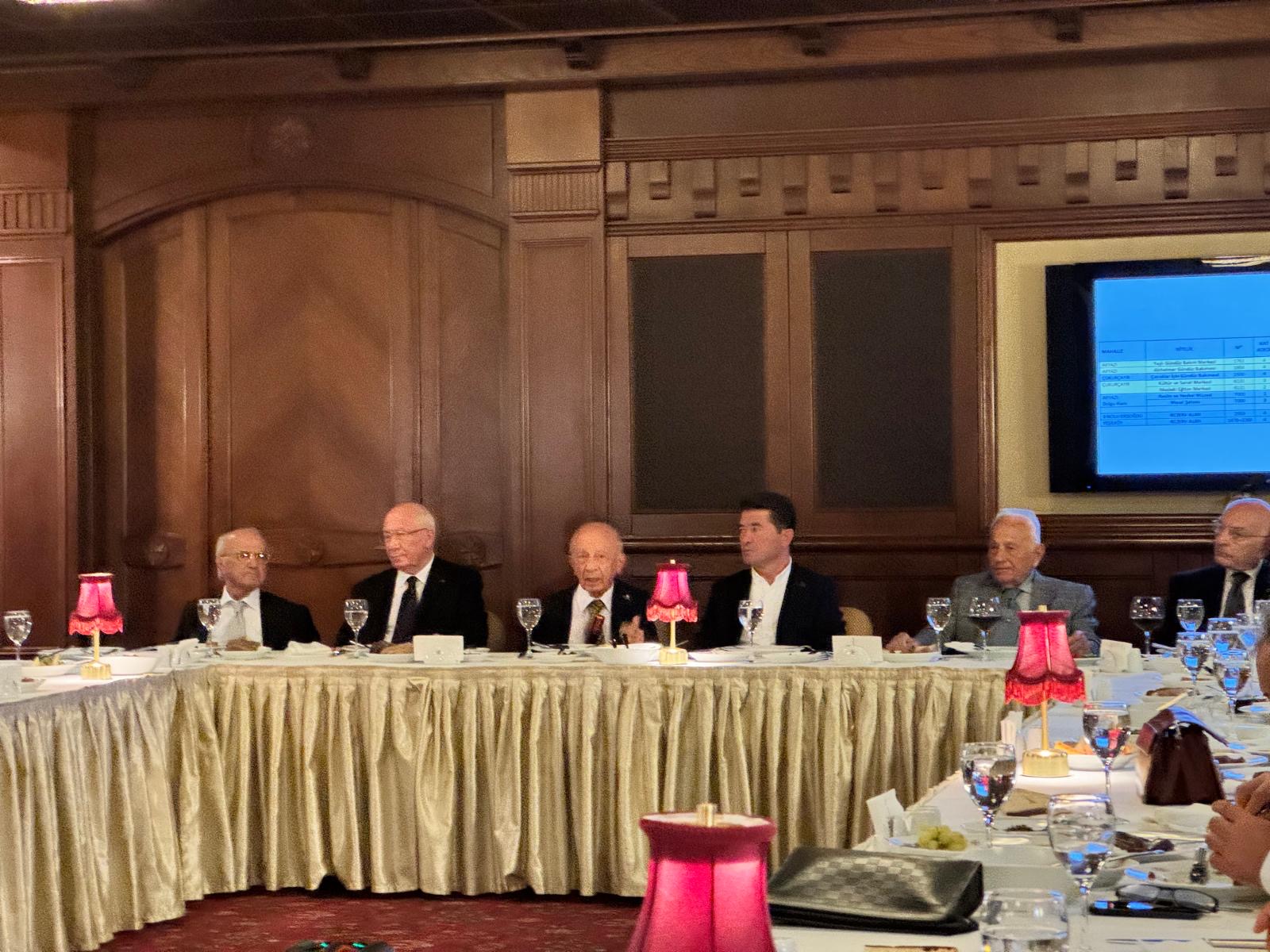 C3Cb4089 5066 4B3C 9451 E468Ada37D38