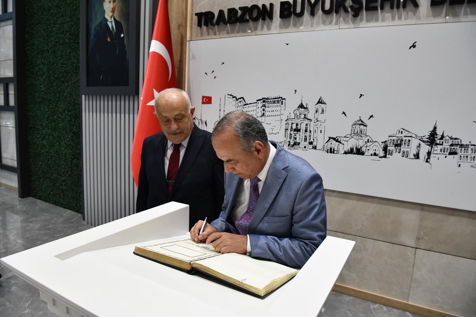 Ce8Df8Ad 5330 4F36 88Db 00610Cf456F8