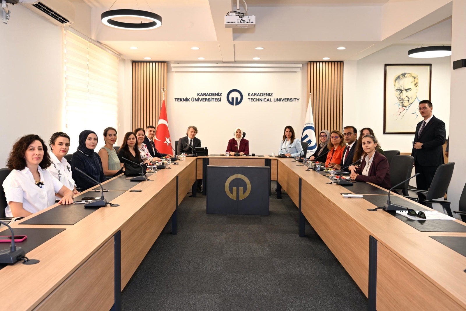 E4877C8B 2481 4C68 Bb3F 26Fc7E759128