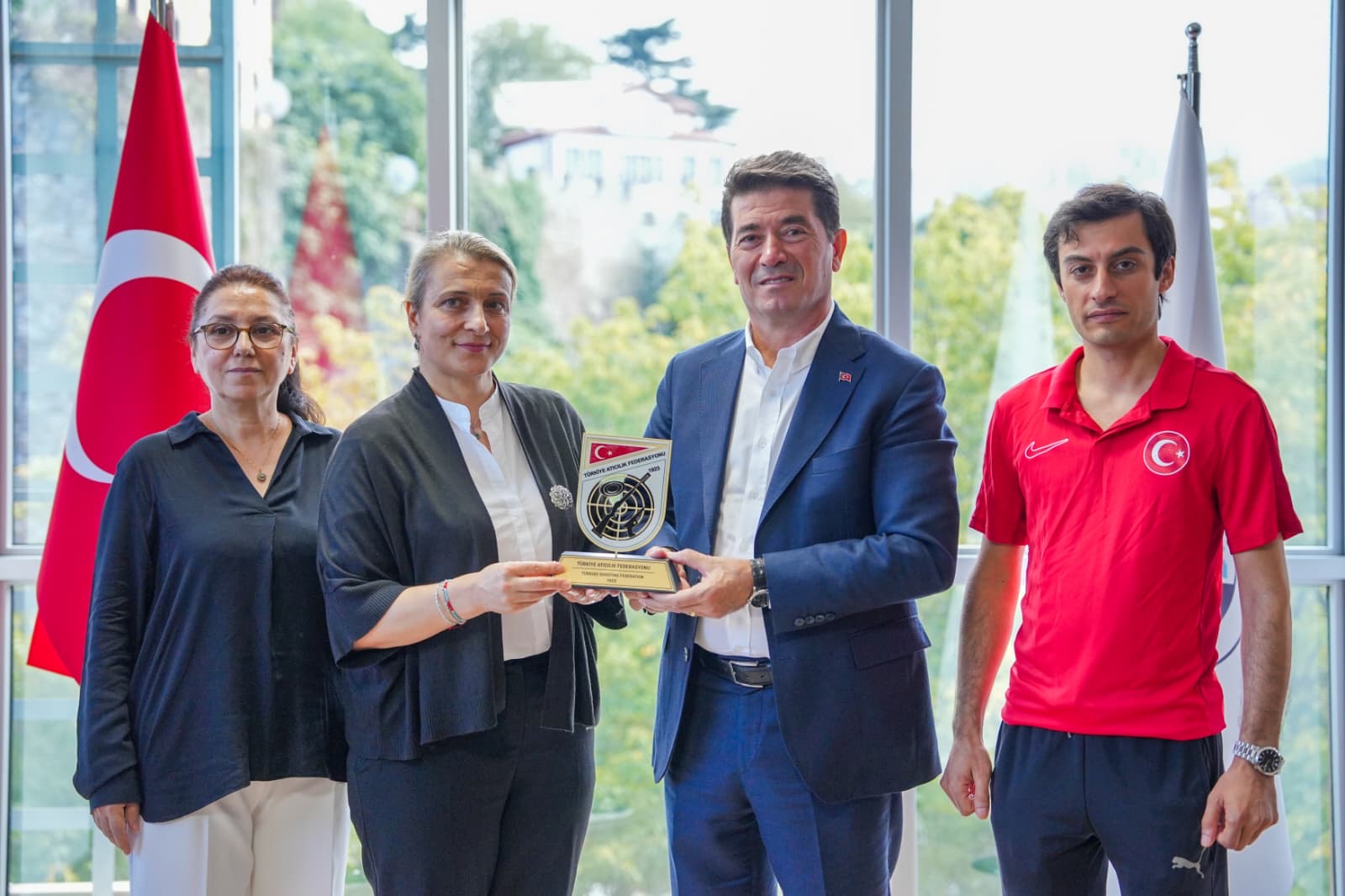 Eaa7Cfbd B4E3 4Cf3 9900 9Ffafaf086F4