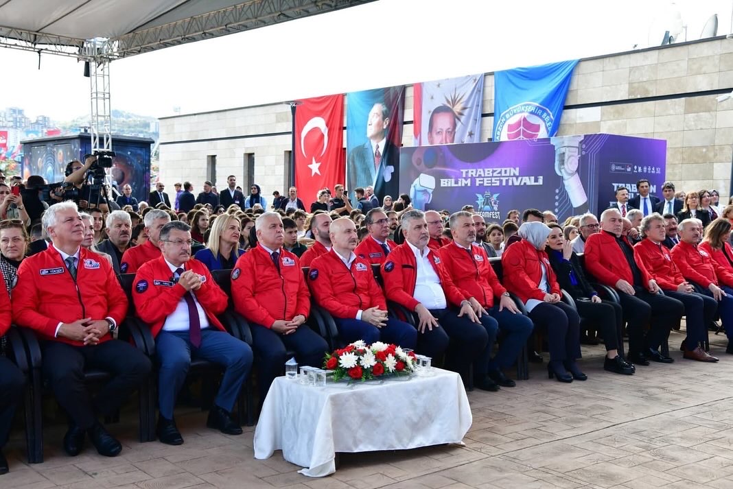 3 E E F0 C3 F B78 A 4 D98 A5 B5 39 B B29 F6 E488