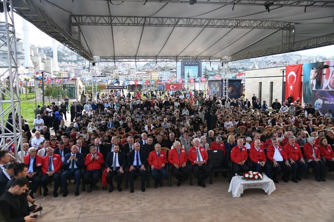 47900A4D 8F4C 4610 B34B 16464Ef5Ad58