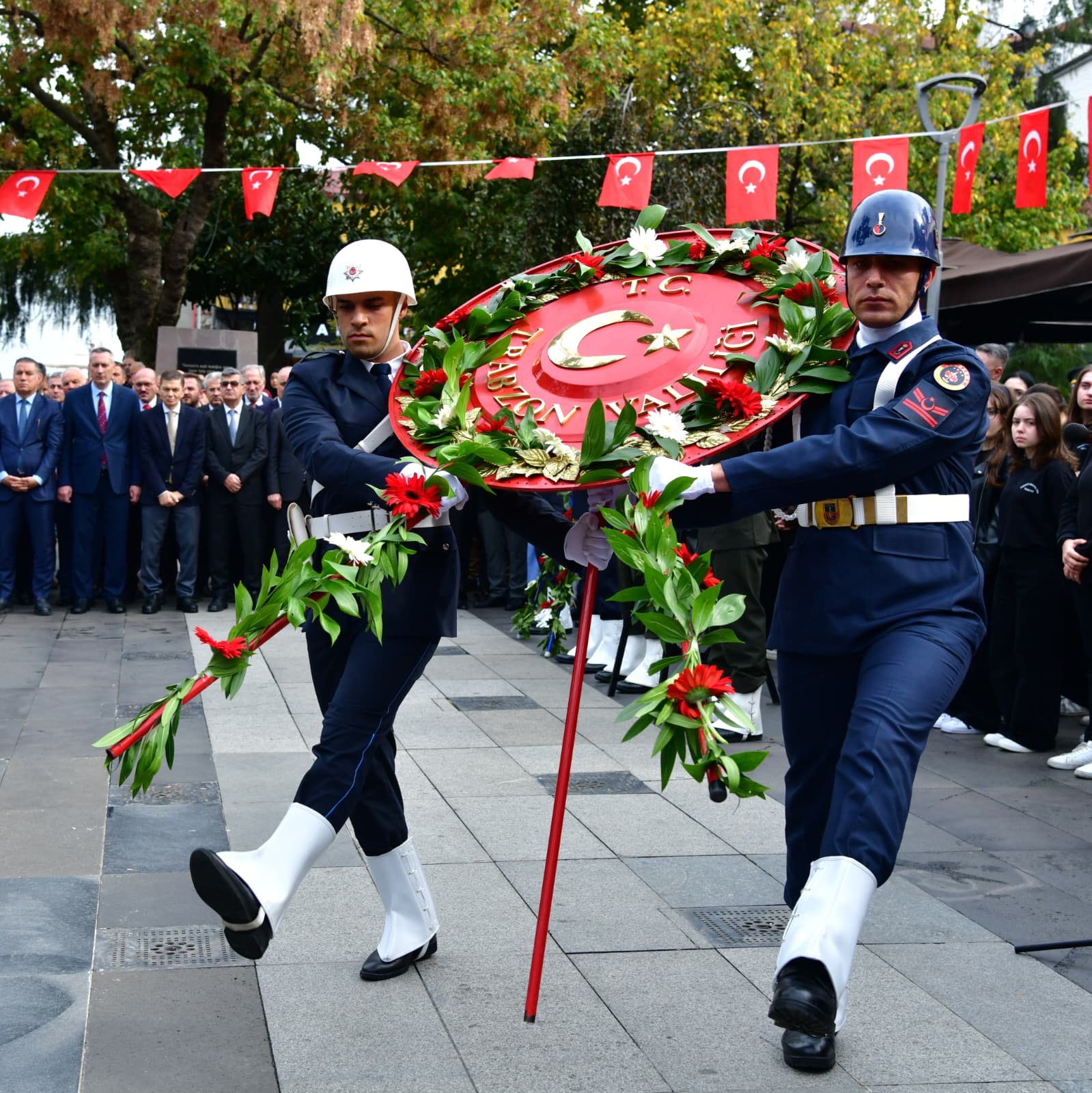 4Cfb1922 0924 4B99 Acff 1C32D44Ce94B