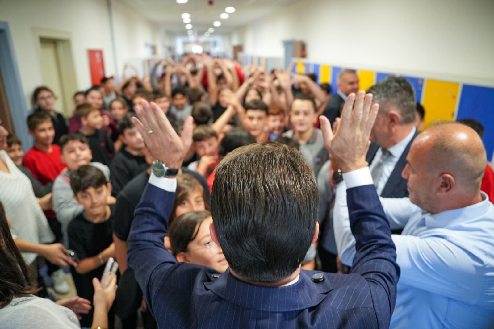 52C3F2A1 Eff8 499E A6D2 C10F33D300C1