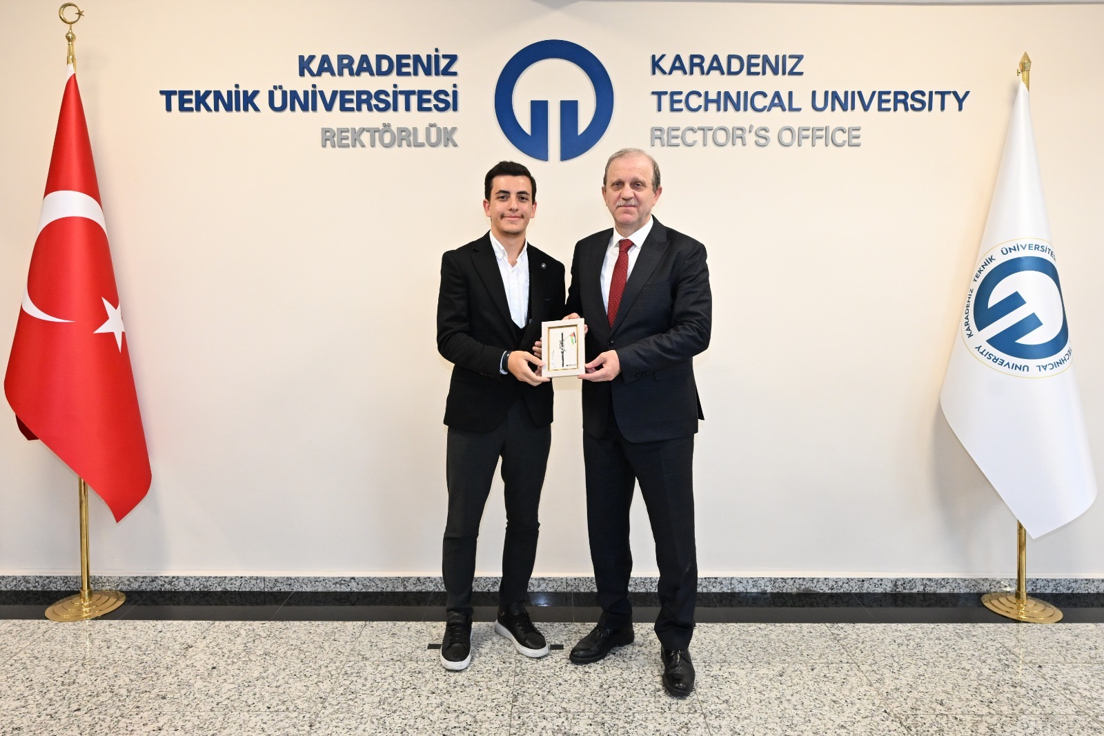 5650E2D1 4C1D 4937 A8Fc Ab33D94Ddd56