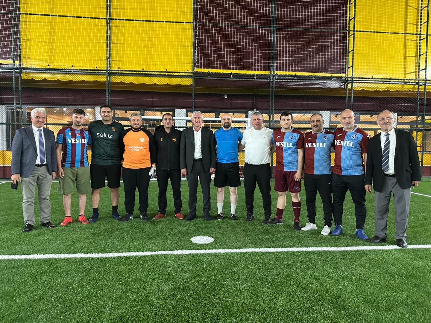 567B53F4 E579 4881 83F5 E17F70699306