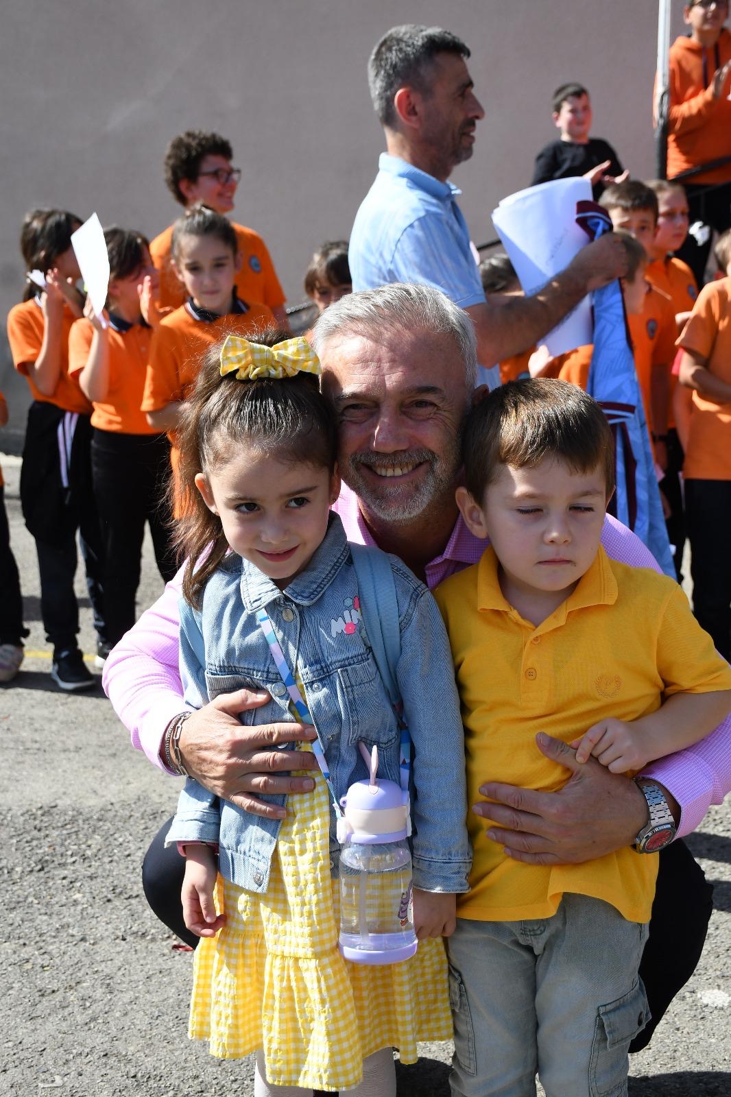 61Eb12E9 7377 4755 8313 72295E17D154