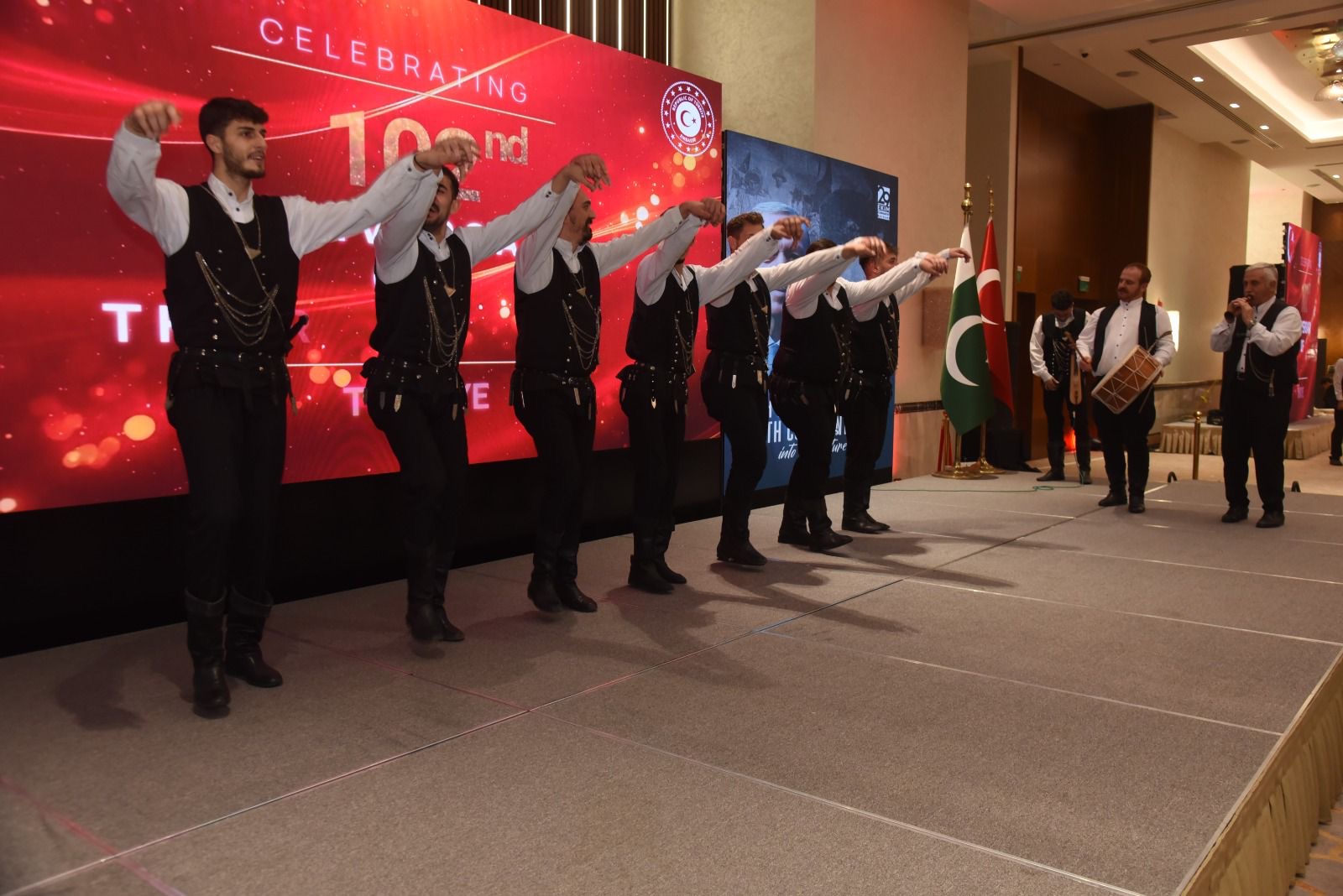 64104F7C 7C85 4572 Ba96 Ddd48E949F7E