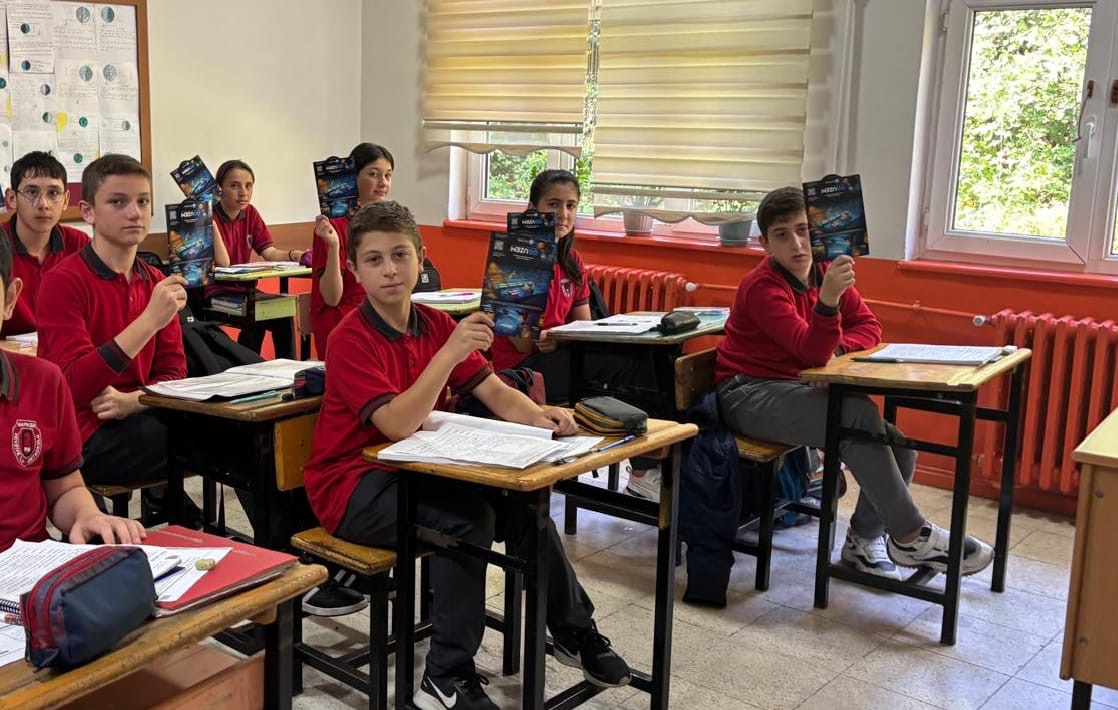 6488E7B3 7540 4247 B839 7Db4Ff998213