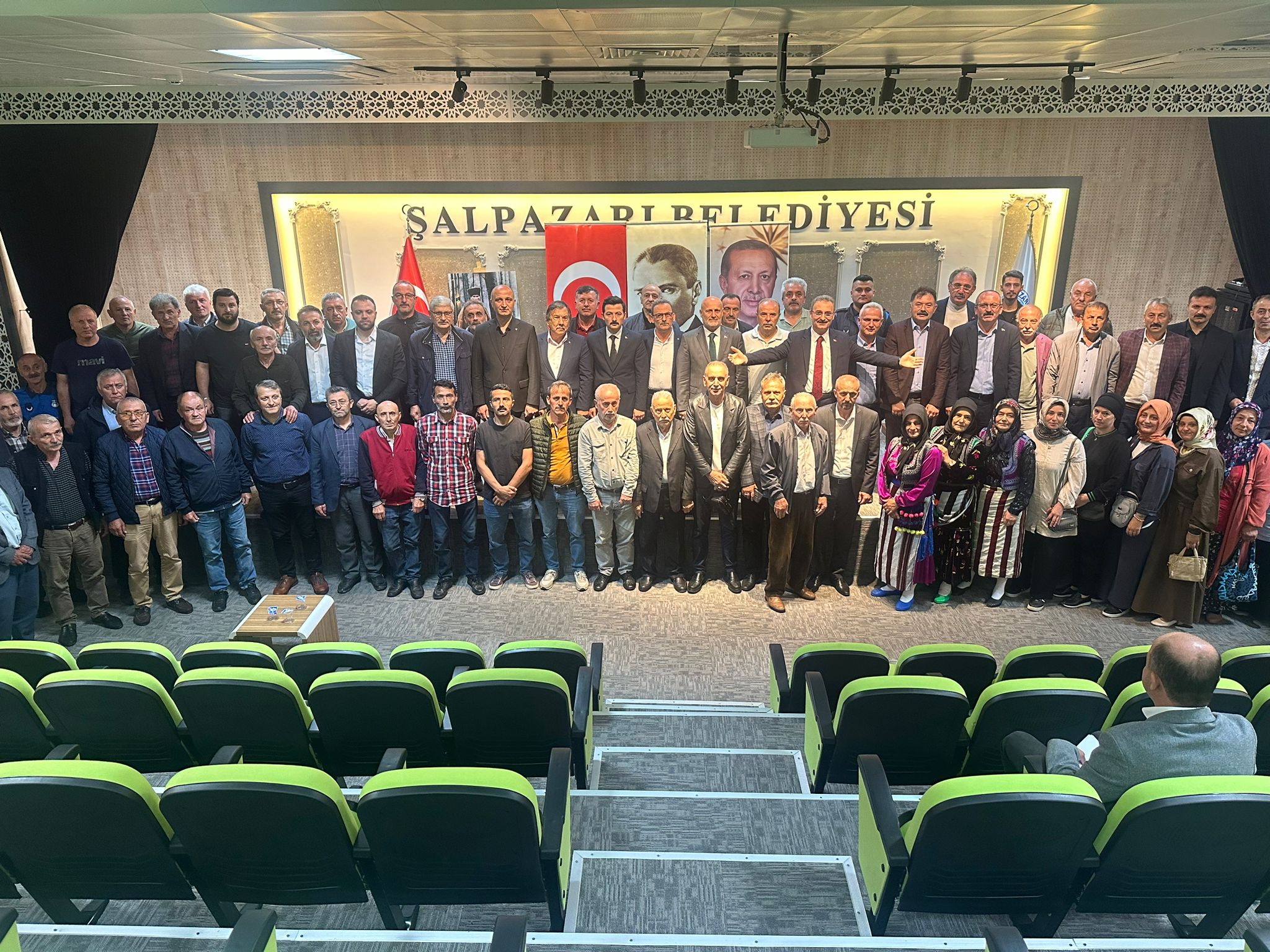 6E7C3C4B 957D 4A67 A830 62583E6189A0