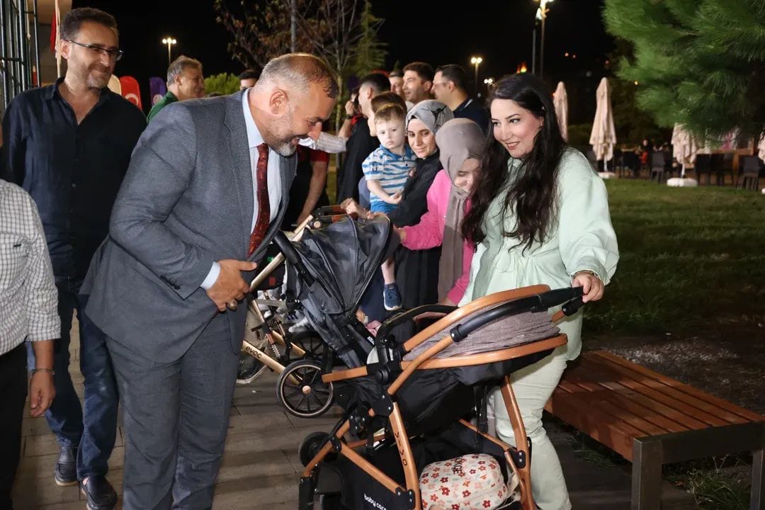 7303F55E 34F3 4456 A156 263Ab00Fcec6