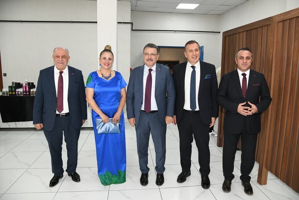 9 E A70915 C442 40 E D 97 E E B E06 B623452 C