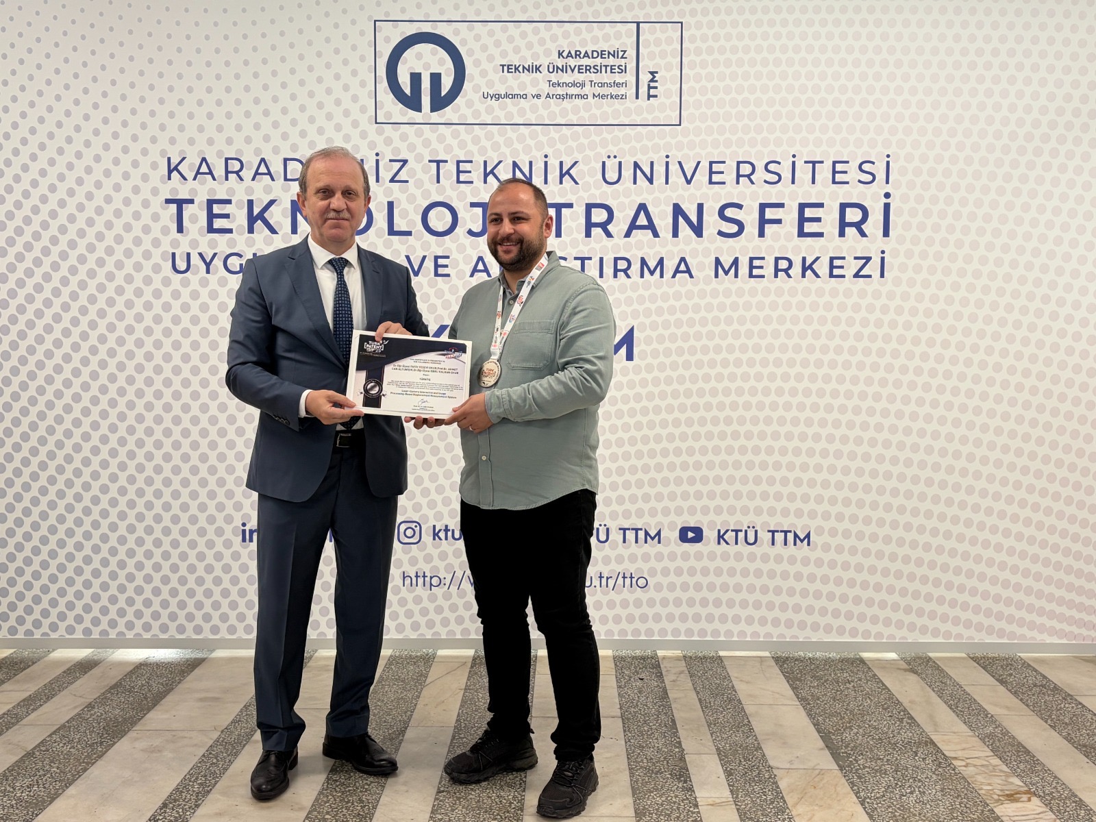 9B1E89F9 Bed8 43Fe Af98 F37C1287B000