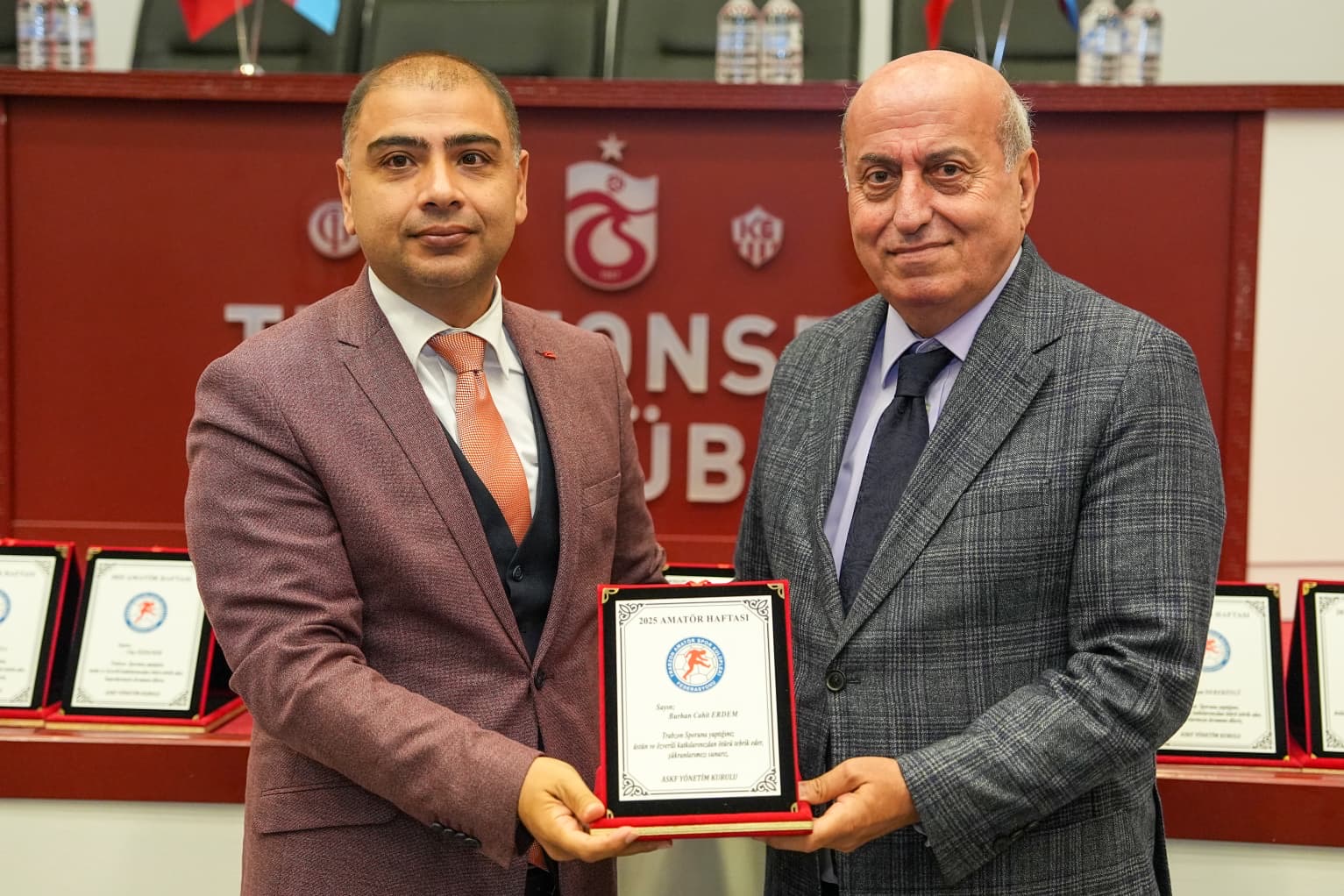 Ac807975 32Ee 4196 851F 028Eb1A476Ee