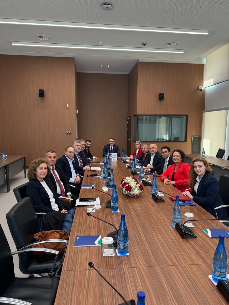 Ae385Dfb C9Ab 41A2 9951 23037Bbe2E13