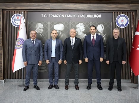 B2001266 A F C7 4668 B A6 F 1552 A6125412