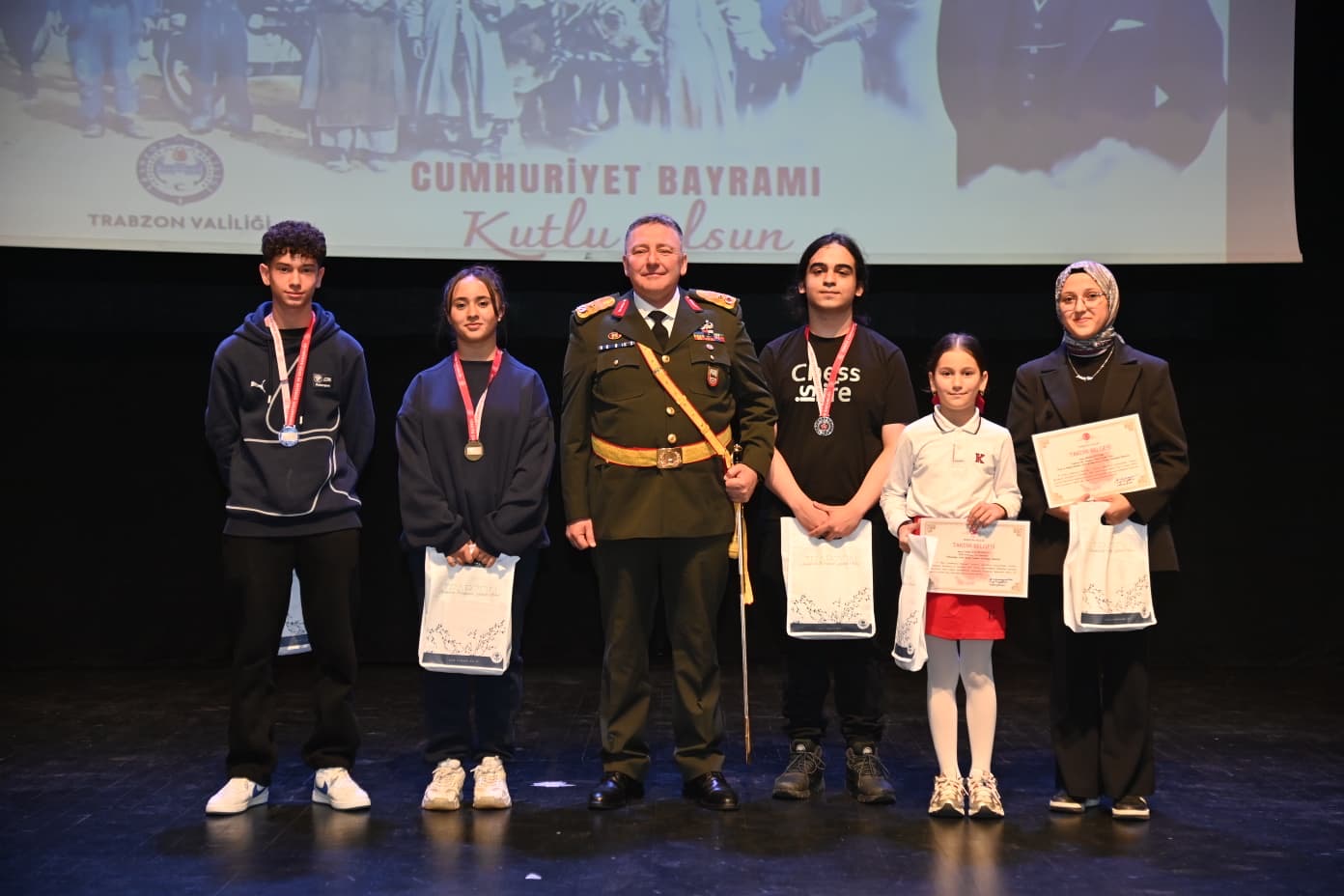 Bb3A0106 6Fb8 4C43 Ad22 E24C06610393