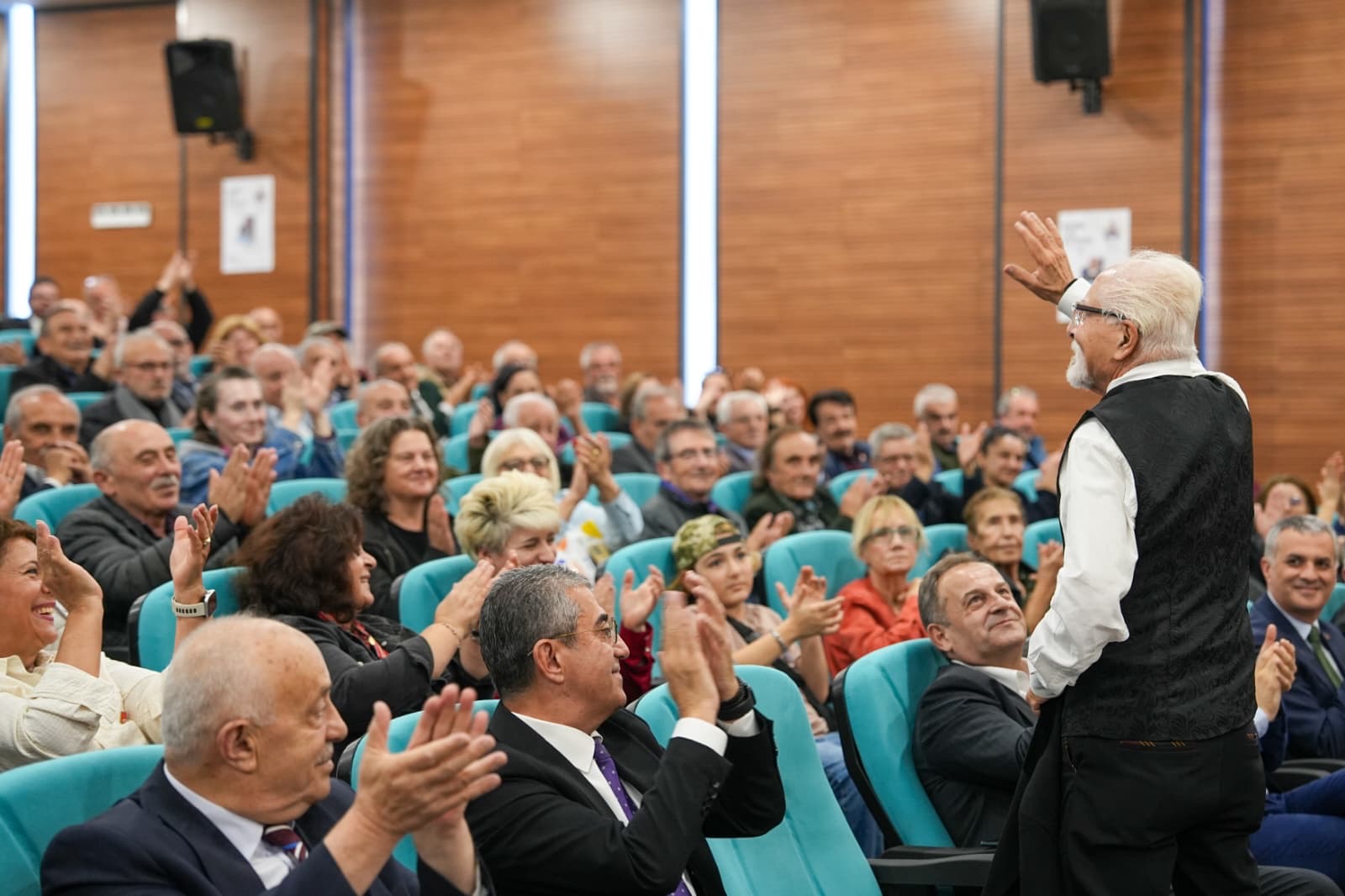 Cbd82256 6680 4F23 8A70 F85D2770Df3C