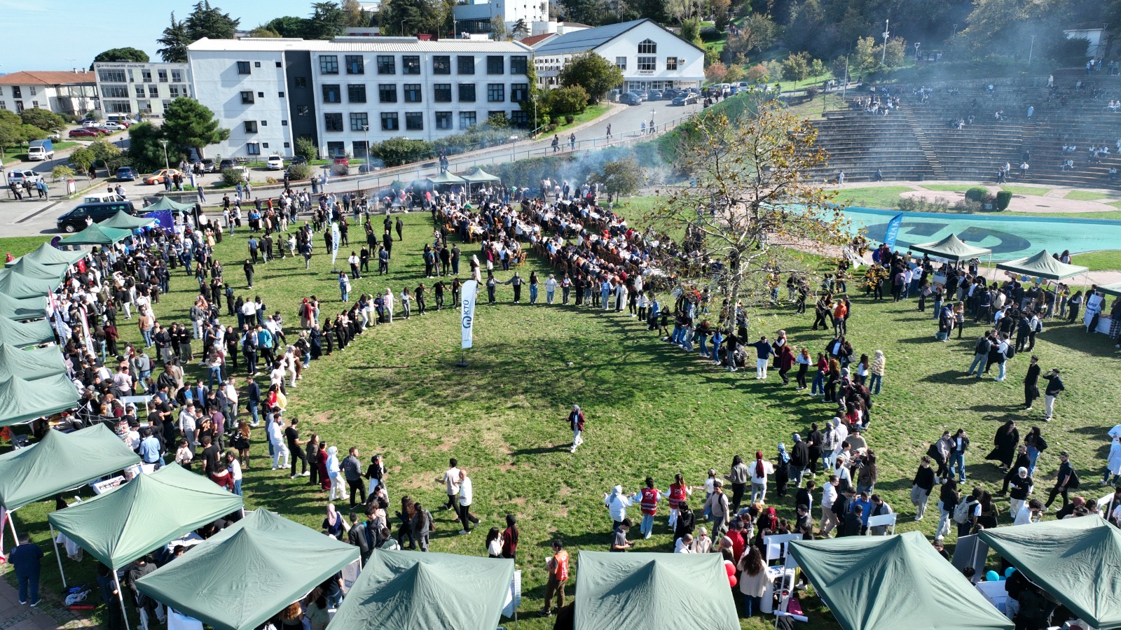 De807Edf 11F8 4686 B6F5 B034C352Cf88