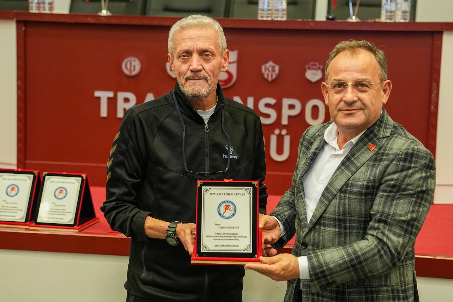 E32D22F7 2B86 405B B6B2 5F2A0B465C0A