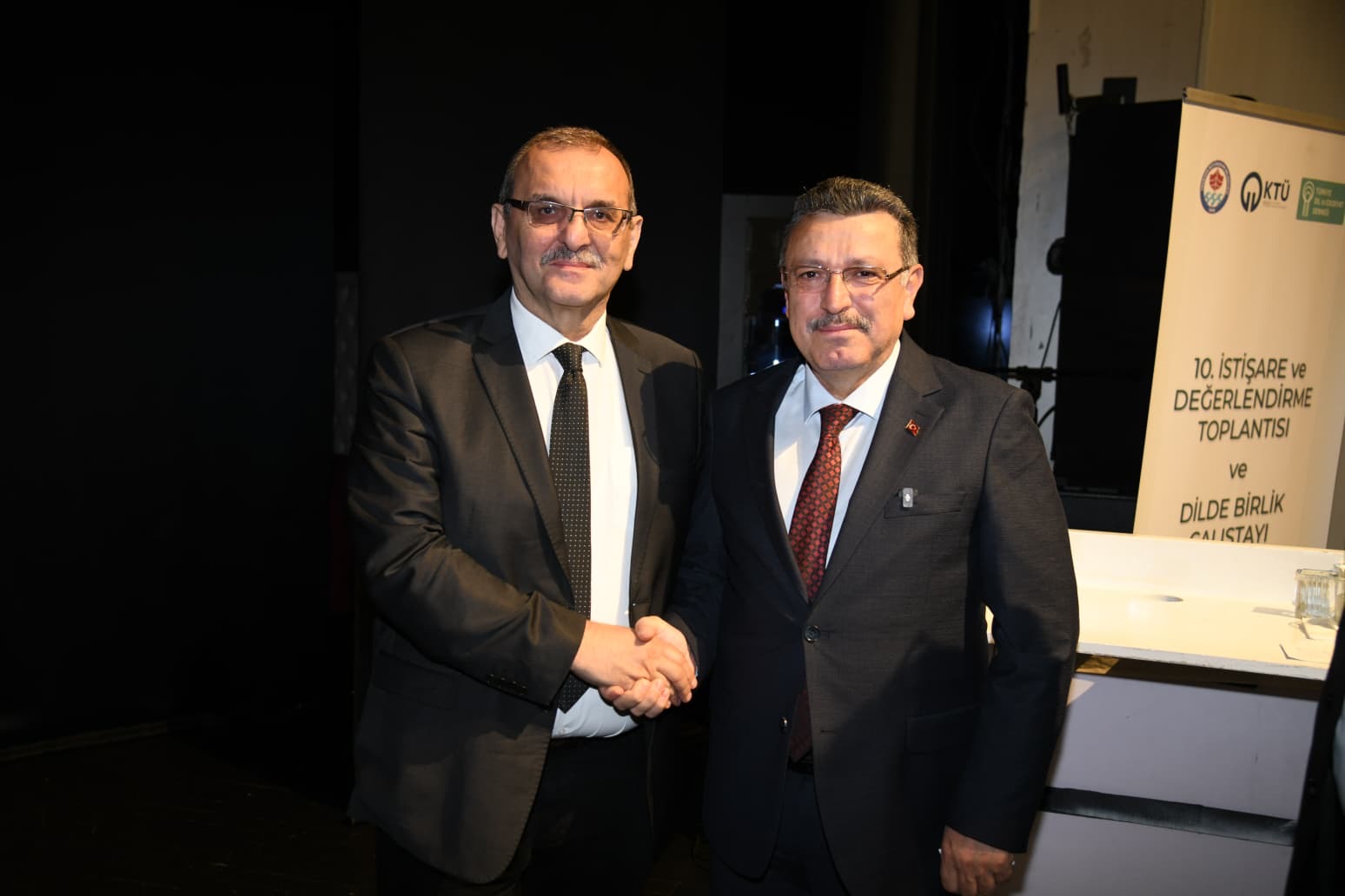 E67B04F1 F840 4462 9460 1157944C4450