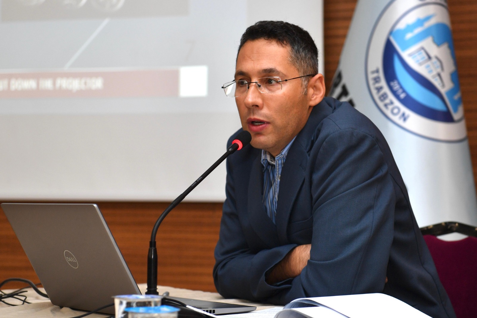 Fa75989D 2153 42Ff B2B5 94C59E214859