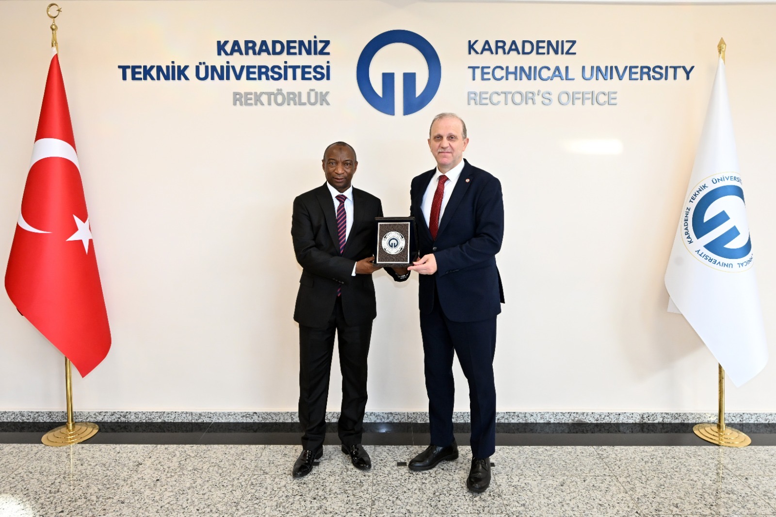 Fcb666B6 Bed5 4011 A2E1 9D92F5940D79